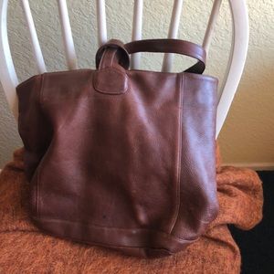 Leather shoulder bag/backpack